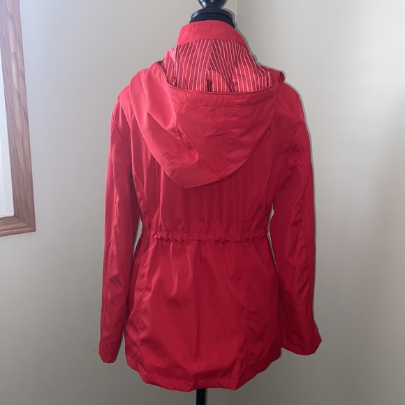 NWT Red hooded raincoat trenchcoat. Medium - Picture 3 of 7